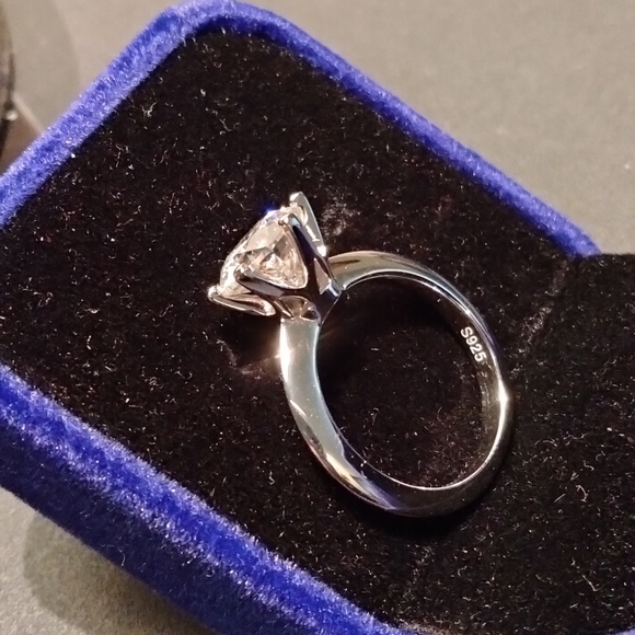 3 Kt. certified round moissanite diamond engagement ring - Picture 12 of 15